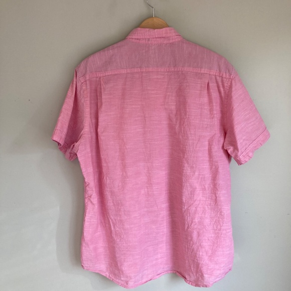 IZOD Shirt Mens XL Saltwater Button-Down Short Sleeve Pink Stripe Relaxed - Picture 2 of 8